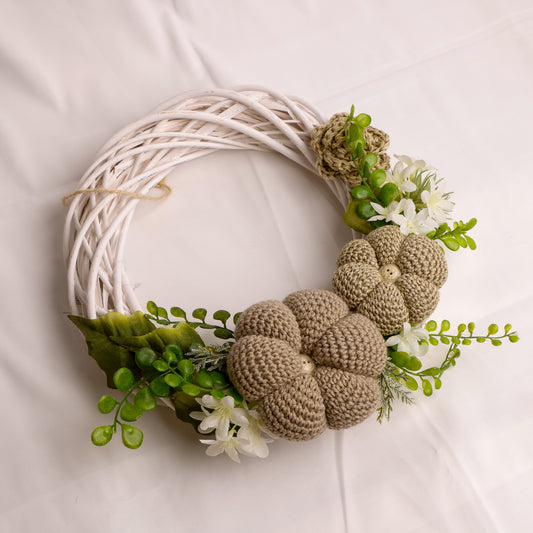 girlanda con fiori all'uncinetto
